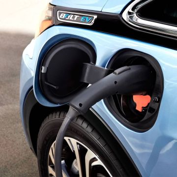 Η Γαλλία επενδύει 700 εκατ. ευρώ για μπαταρίες ηλεκτρικών αυτοκινήτων