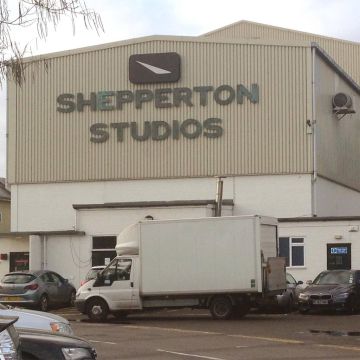 H Netflix εξασφαλίζει στούντιο παραγωγής στο Ηνωμένο Βασίλειο