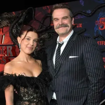Millie Bobby Brown και David Harbour ξανά μαζί σε νέα σειρά του Netflix