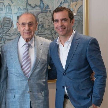 Ο επιχειρηματίας και ζωγράφος Βασίλης Θεοχαράκης στις «Κορυφές» του OTE HISTORY