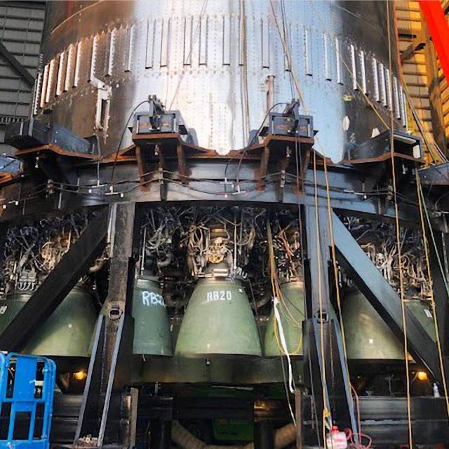 Η SpaceX εγκατέστησε 29 μηχανές στον πύραυλο Super Heavy
