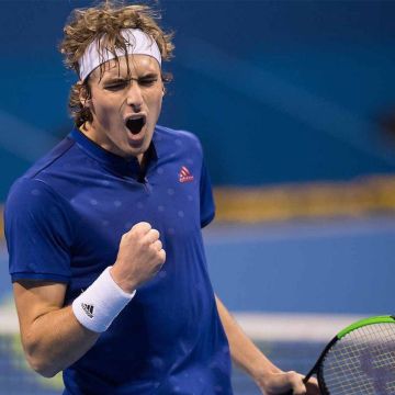 Ο Στέφανος Τσιτσιπάς στα κορτ της COSMOTE TV