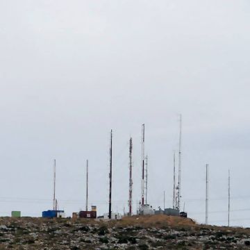 Εκτεταμένη ρευματοκλοπή στην περιοχή κεραιών του όρους Αιγάλεω εντόπισε ο ΔΕΔΔΗΕ