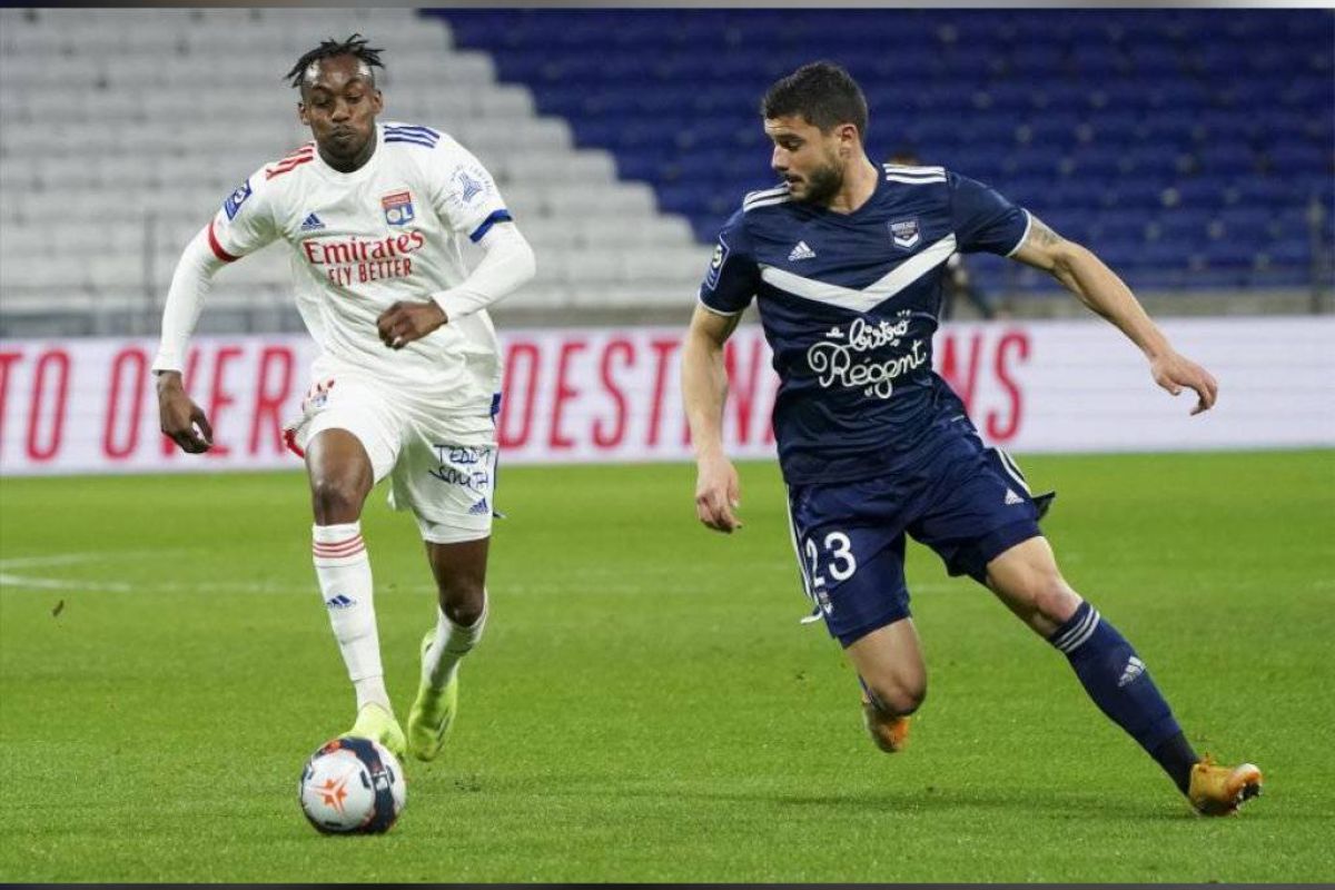 00fc61f5420a21949c199bc24f8ad761 XL 3c7cade6