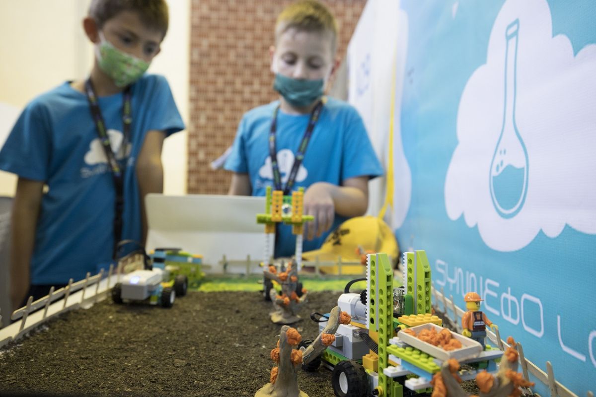 COSMOTE Ekpaideytiki Robotiki Sinnefo Lab 3d903845