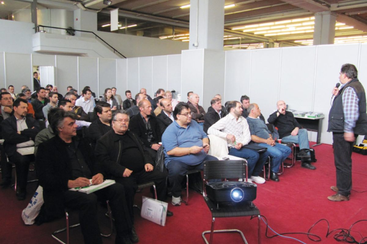 5fb2389fee73e51d219bcb7e960b5680 XL 3ef69483