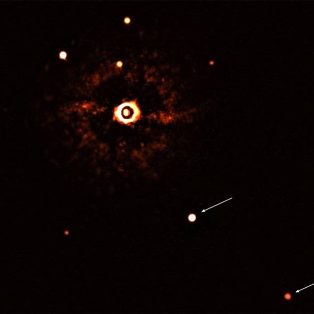 Φωτογράφησαν για πρώτη φορά αστρικό σύστημα με δύο εξωπλανήτες