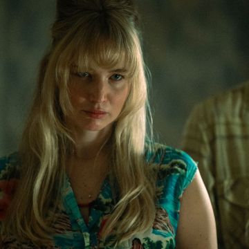 Η ταινία «Die My Love» με τη Τζένιφερ Λόρενς και το δημοφιλές talk-show «Last Week Tonight» τον Φεβρουάριο στην COSMOTE TV