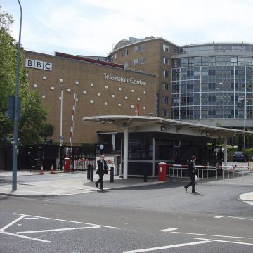 Μείωση κατά 18% της χρηματοδότησης αντιμετωπίζει το BBC