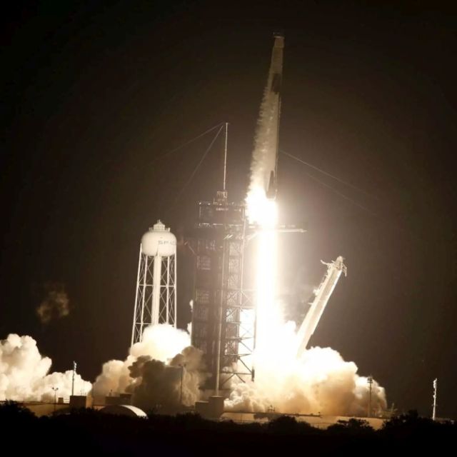 Συμμαχία T-Mobile και SpaceX για σύνδεση 5G μέσω δορυφόρων