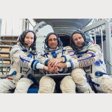 Επέστρεψε η ρωσική αποστολή μετά τα γυρίσματα ταινίας στο Διάστημα