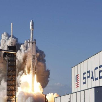 Διαστημοδρόμια στη θάλασσα θέλει η SpaceX