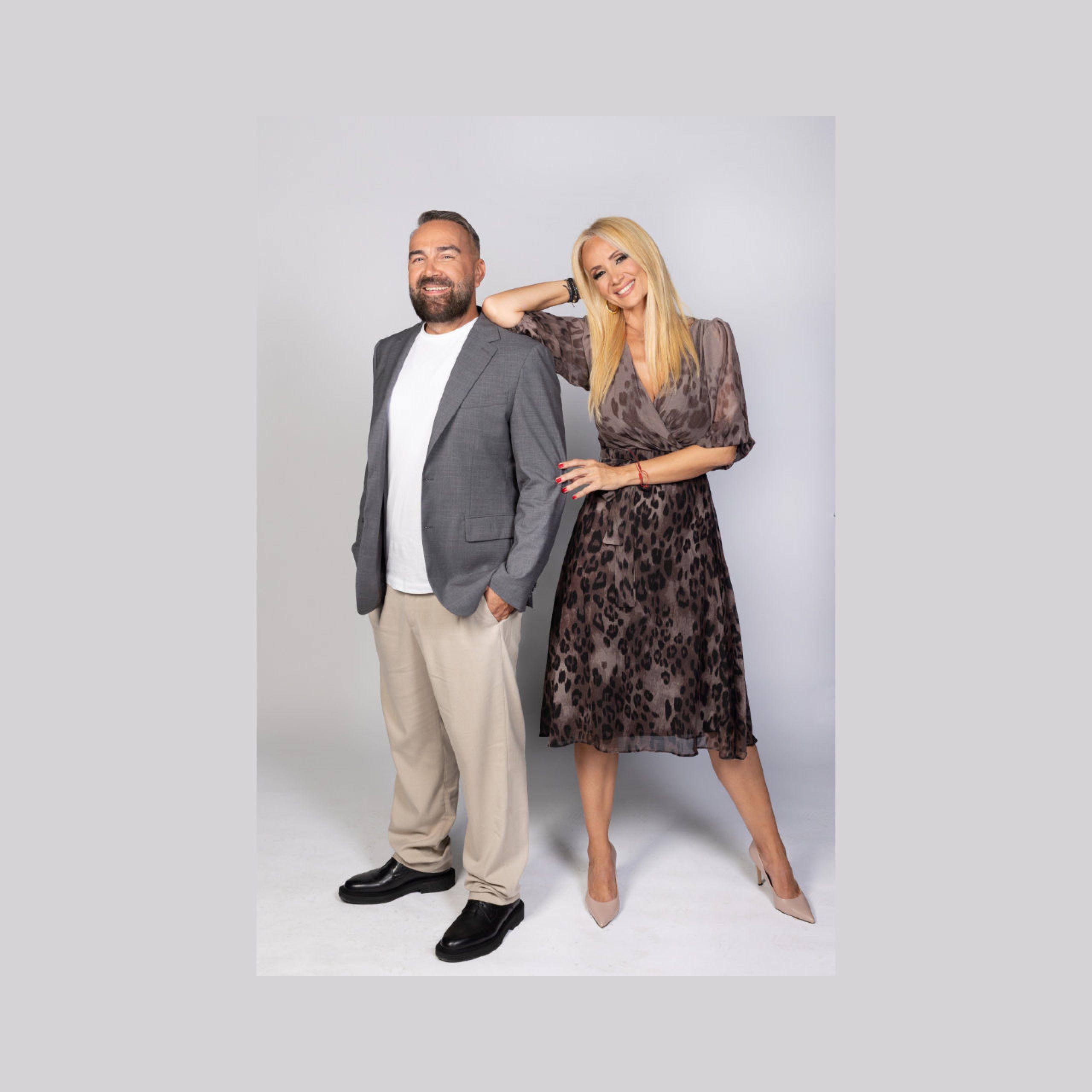 1280 square 44 49939dec