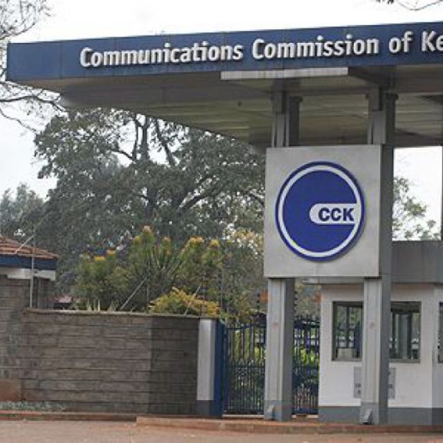 Τηλεοπτικοί σταθμοί μηνύουν τη κυβέρνηση της Κένυας