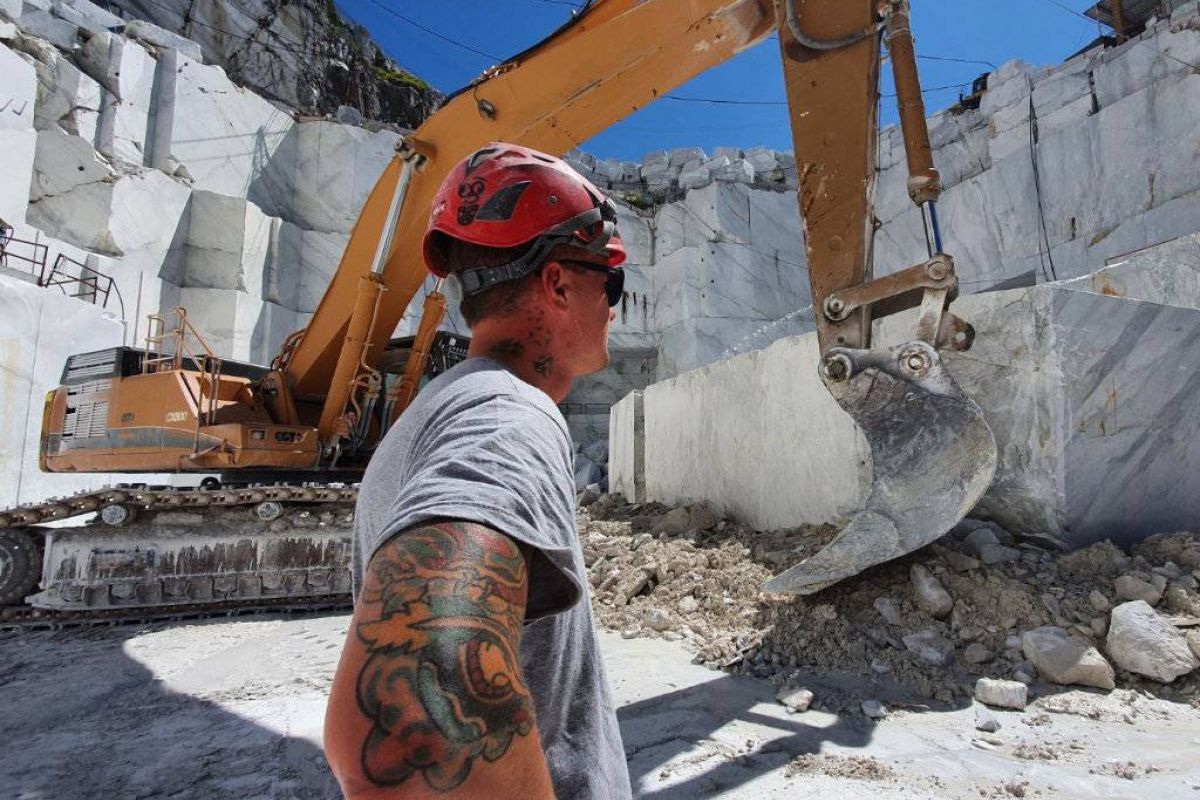 Ιανουάριος στο Viasat Explore: Οι άνθρωποι της Πέτρας μιλούν για τη απαιτητική τέχνη του μαρμάρου