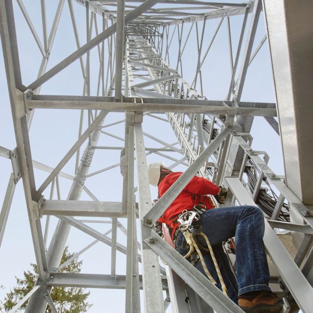 Η Vodafone στρέφεται στο διάστημα για να διασφαλίσει την ευθυγράμμιση κεραιών κινητής του δικτύου της