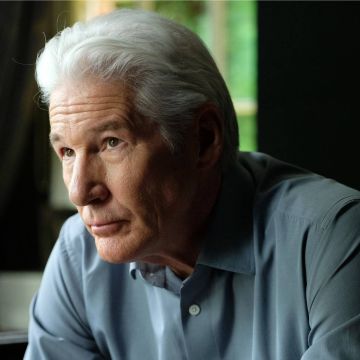 Ρίτσαρντ Γκιρ: Ο «playboy» του Hollywood αλλάζει πρόσωπα στο ERTFLIX