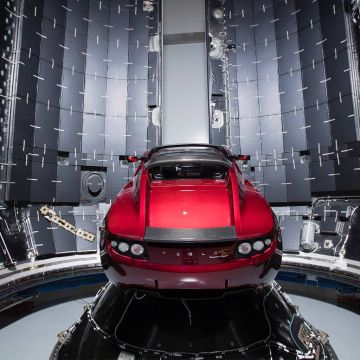 Επιτυχημένη η παρθενική εκτόξευση του Falcon Heavy