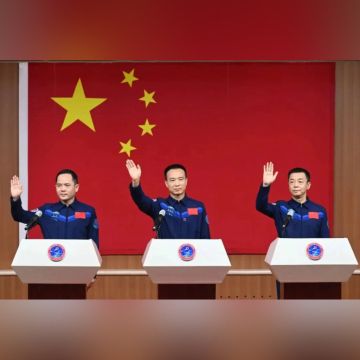 Εκτοξεύτηκε το πλήρωμα του διαστημικού σταθμού της Κίνας