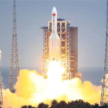 Ανεξέλεγκτη η επανείσοδος πυραύλου Long March 5B