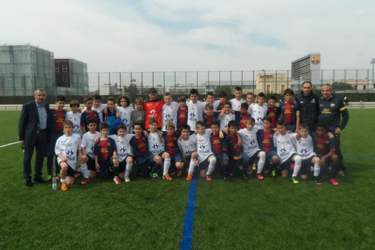 b9ad772005653afce4d4bd46c2efe842 XL 4d1a6484