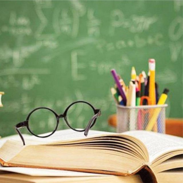 Τα δικαστήρια δικαιώνουν τους αναπληρωτές εκπαιδευτικούς για τα κομμένα δώρα και το επίδομα αδείας τους