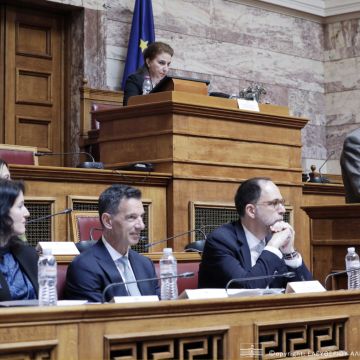 Παρουσιάστηκε το σημαντικό έργο Ψηφιοποίησης Τεκμηρίων της ιστορικής Βιβλιοθήκης της Βουλής των Ελλήνων