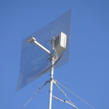 Ασύρματο δίκτυο στην ταράτσα μόνο με ένα καλώδιο