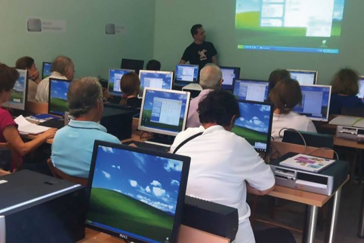 f23346d94a3c0992f2633dd4399b0979 XL 4e62befb