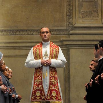 Η πρώτη τηλεοπτική σειρά του Πάολο Σορεντίνο, The Young Pope, έρχεται στον  ΟΤΕ TV