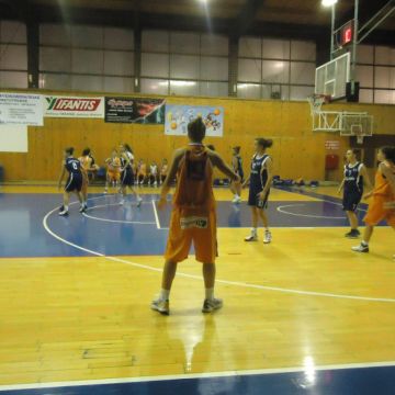 To Digital TV Info στέκεται δίπλα στην ομάδα μπάσκετ κορασίδων του Αμύντα