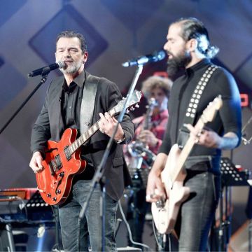 Ο Κωνσταντίνος Καζάκος με τον Αντώνη Βλάχο, ο Δημήτρης Μπάσης, η Βιολέτα Ίκαρη με τον Νίκο Ξύδη, ο Ηλίας Μπόγδανος και οι Εncardia «Δυνατά» με τον Κωστή Μαραβέγια στην ΕΡΤ1