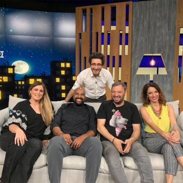 Ξεκινούν οι «Βραδινές Ιστορίες» με τον Λάμπρο Φισφή – πρεμιέρα στις 14/9 για το νέο talk show της COSMOTE TV