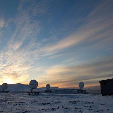 Τρεις νέοι επίγειοι σταθμοί ενισχύουν τις επιχειρήσεις έρευνας και διάσωσης