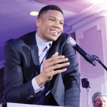 Αντετοκούνμπο: είναι μεγάλη μας τιμή που εκπροσωπούμε την νέα γενιά του ελληνικού μπάσκετ