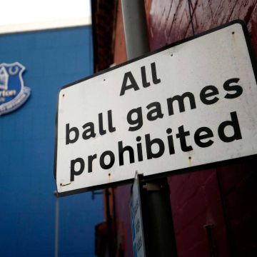 Ποδοσφαιρικό… λουκέτο στην Αγγλία μέχρι 30 Απριλίου!