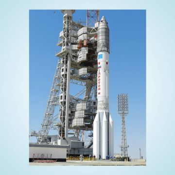 Ο Express AM4R στην εξέδρα εκτόξευσης