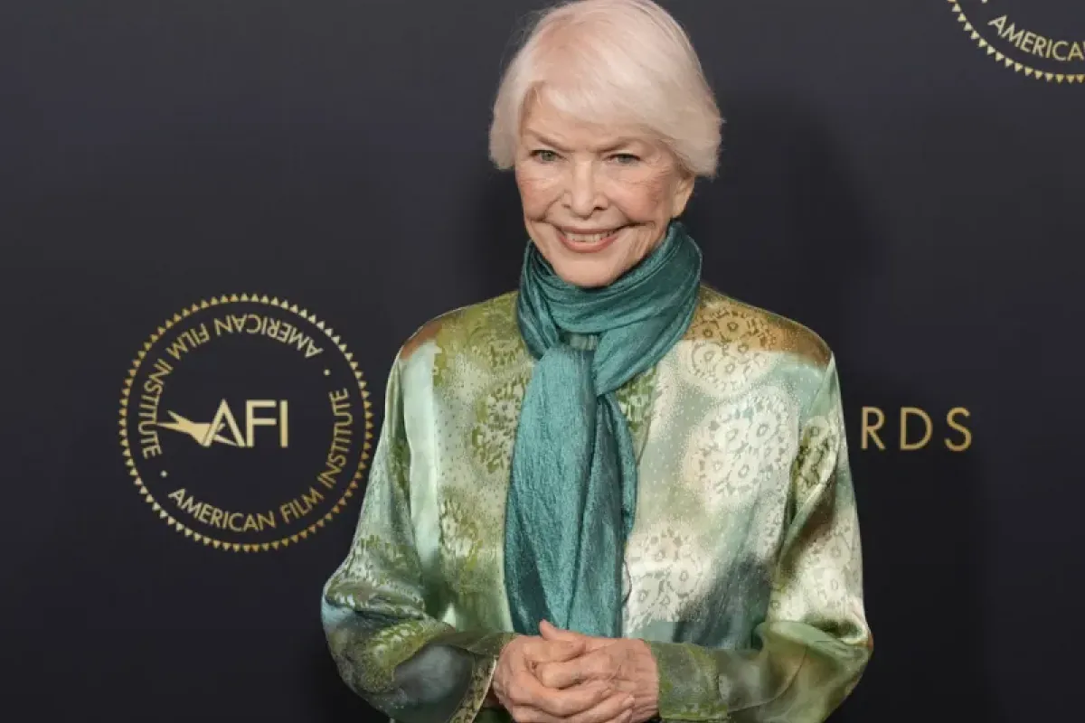 ap burstyn.jpg 54eb6591