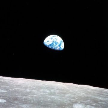 Earthrise: Ο αστροναύτης – φωτογράφος εξιστορεί την σπουδαία λήψη της Γης