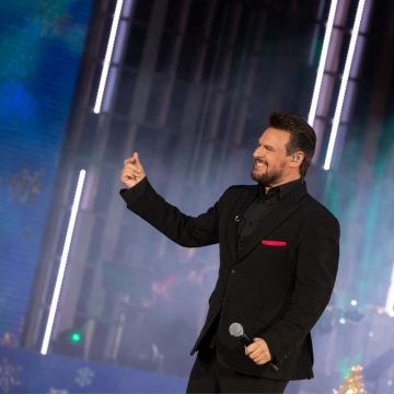 «Σπίτι με το Mega»: Πρωτοχρονιά με τον Πάνο Κιάμο