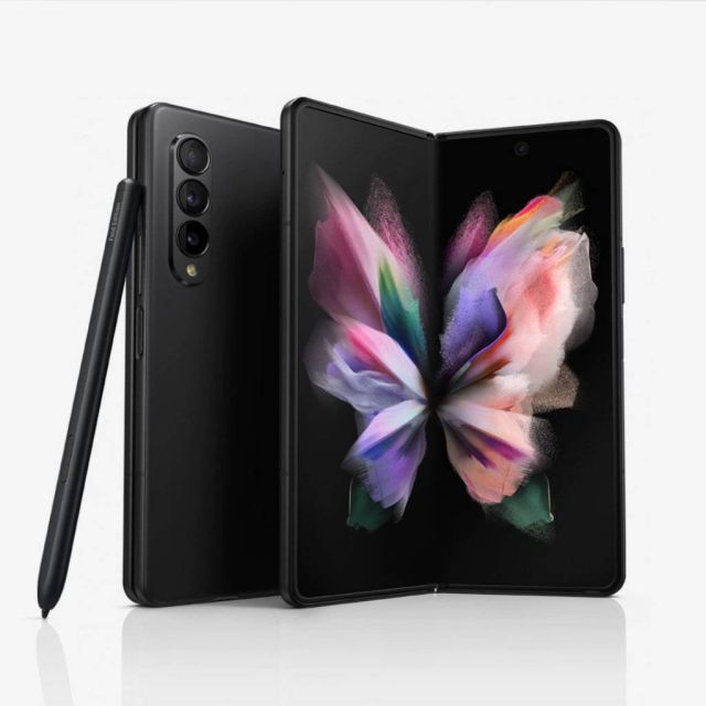 H Vodafone φέρνει τα Samsung Galaxy Z Fold3 5G και Z Flip3 5G και το Galaxy Watch4, με δώρο 12GB και 3 μήνες δωρεάν πρόσβαση στο Vodafone TV