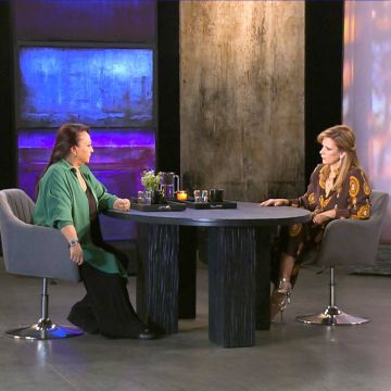 Η Μίρκα Παπακωνσταντίνου «Προσωπικά» με την Έλενα Κατρίτση στην ΕΡΤ1