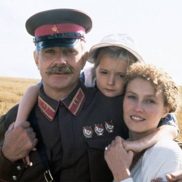 «Ψεύτης ήλιος» – Το αριστούργημα του Νικίτα Μιχάλκοφ στην ΕΡΤ1