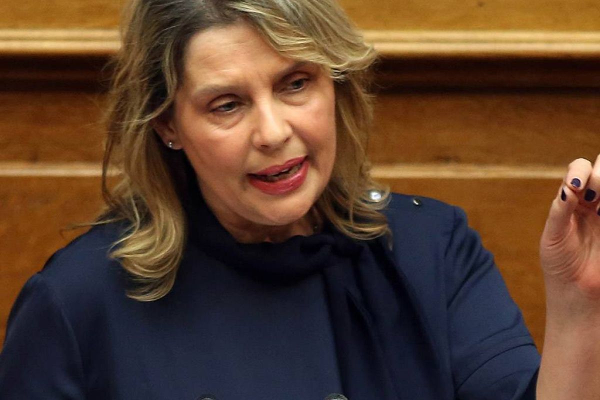 Η Κατερίνα Παπακώστα στο Ρουά Ματ με τη Νίκη Λυμπεράκη