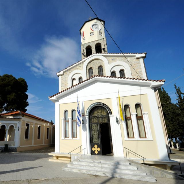 Η Πατριαρχική Θεία Λειτουργία από τον Ιερό Ναό Κοιμήσεως της Θεοτόκου Παναγίας Θάσου από την ΕΡΤ3 και την ERT WORLD