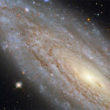 Το Hubble εντόπισε μυστηριώδες γαλαξιακό φαινόμενο