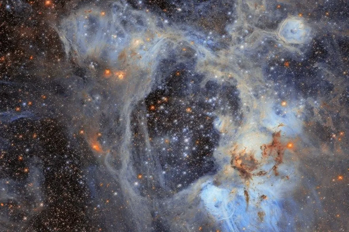Το Hubble παρουσιάζει μια εντυπωσιακή «φούσκα» γέννησης νέων άστρων
