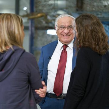 Ο αστροφυσικός Διονύσης Σιμόπουλος καλεσμένος στις «Κορυφές» του OTE HISTORY