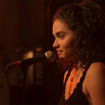 H Apple κοινοποίησε το επίσημο trailer για το Little Voice που έρχεται στην Apple TV+