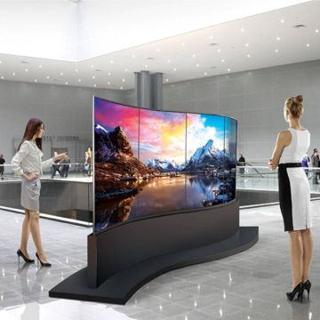 Η απόλυτη καινοτομία στο digital signage λέγεται LG Double Sided Curved Tiling